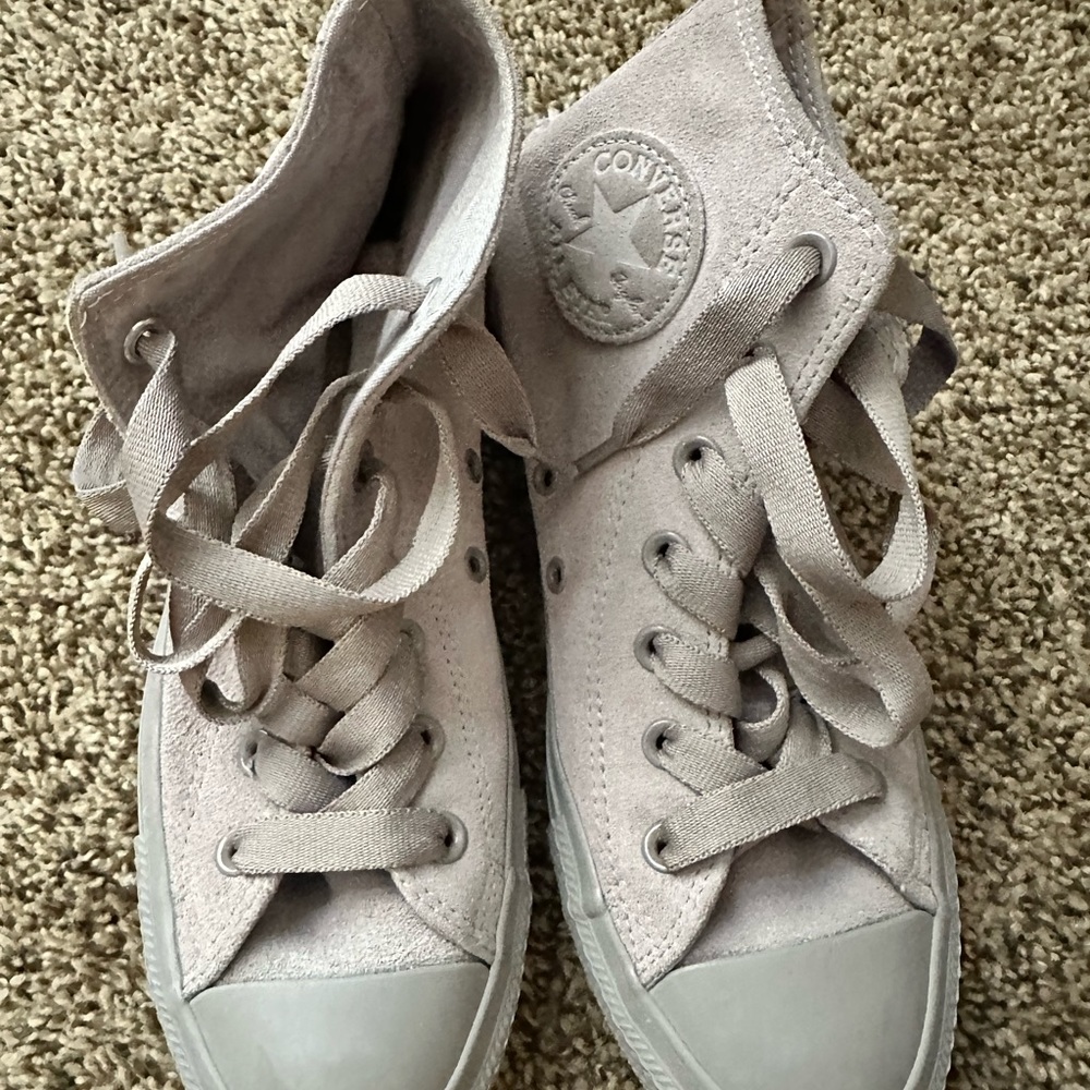 EUC Converse All Stars high top sneakers